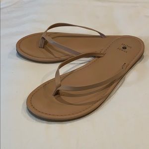 Shade & Shore Flip Flops